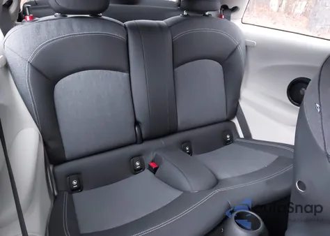 2015 Mini Hardtop Cooper из США, поврежденный, VIN WMWXM5C51F3A57547